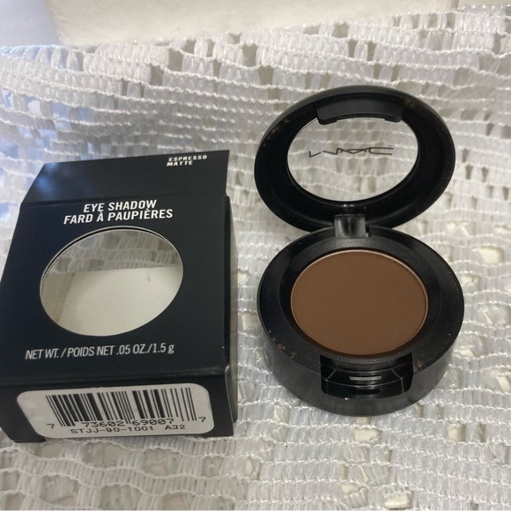 NWT MAC Eyeshadow in Espresso Matte